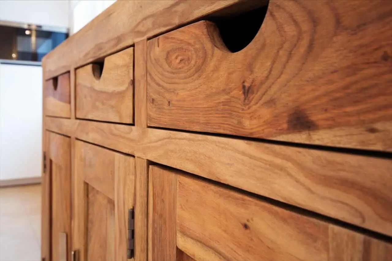 Tus muebles de madera se ven apagados: la clave para hidratarlos y devolverles el brillo